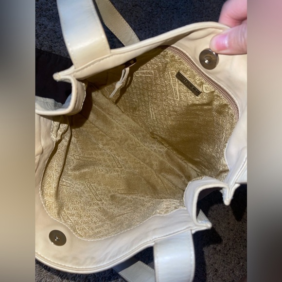 Bottega Veneta Cream Shoulder Bag - Picture 9 of 17